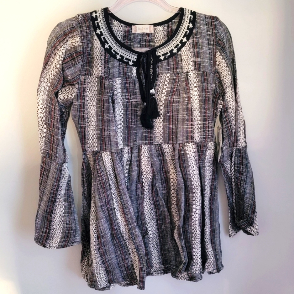 Altar'd State NWT Woven Beaded Keyhole Tassel Neckline Bell Sleeve Size Small